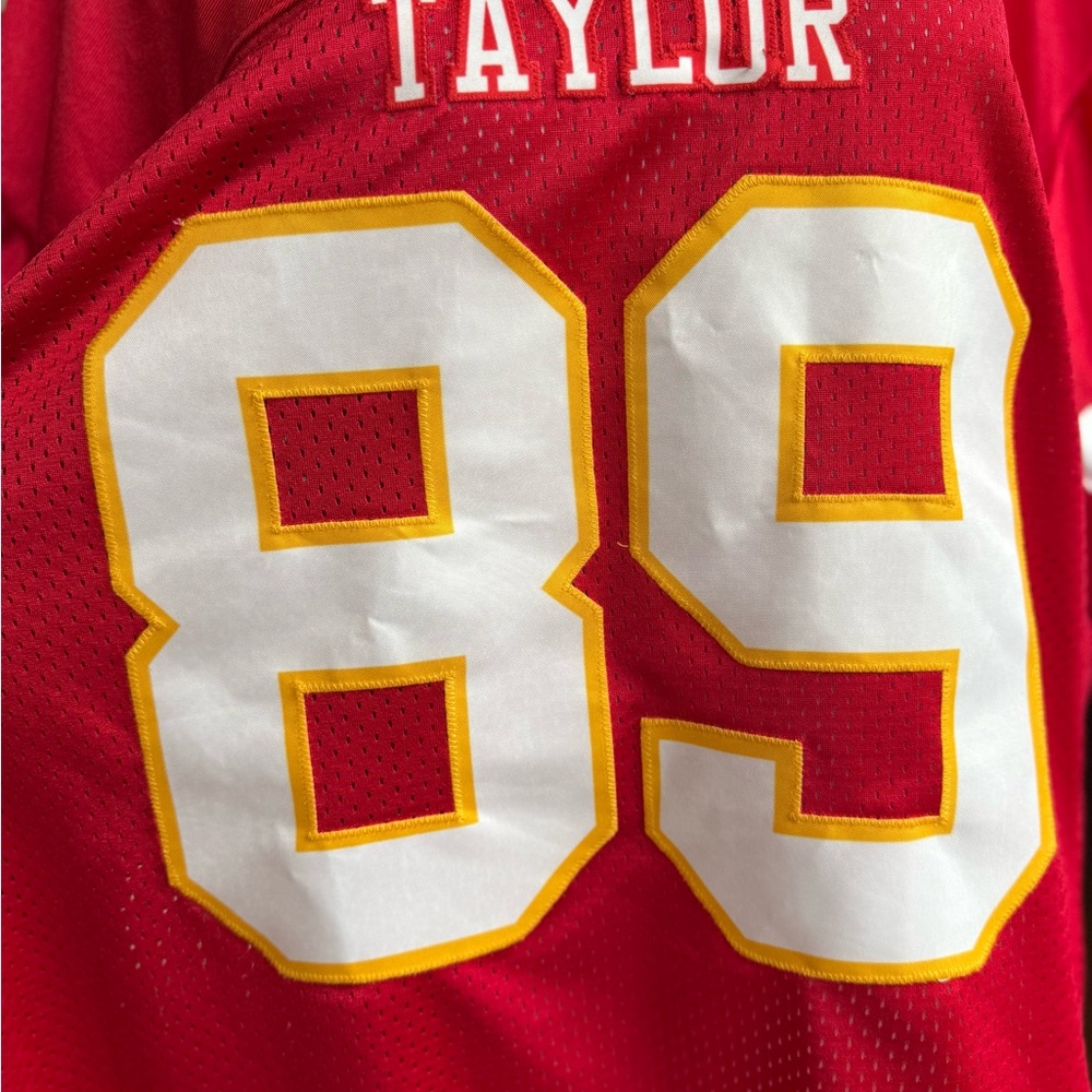 Taylor Swift Chiefs style football jersey - Size Large